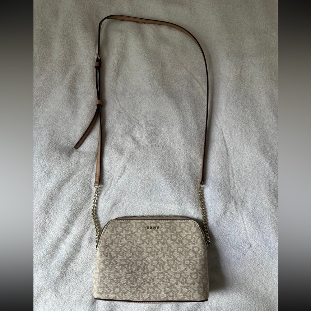 DKNY Donna Karan Medium Crossbody Purse Gold Chain